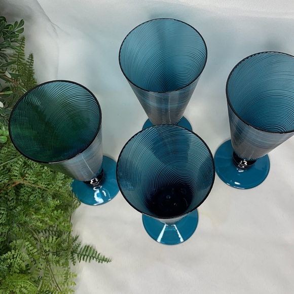 Set of 4 amazing deep blue swirl glass ice tea glasses / beer pilsners - Picture 5 of 10